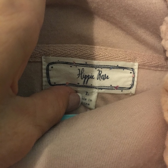 Soft comfy polyester cowl neck crop! - Picture 3 of 5